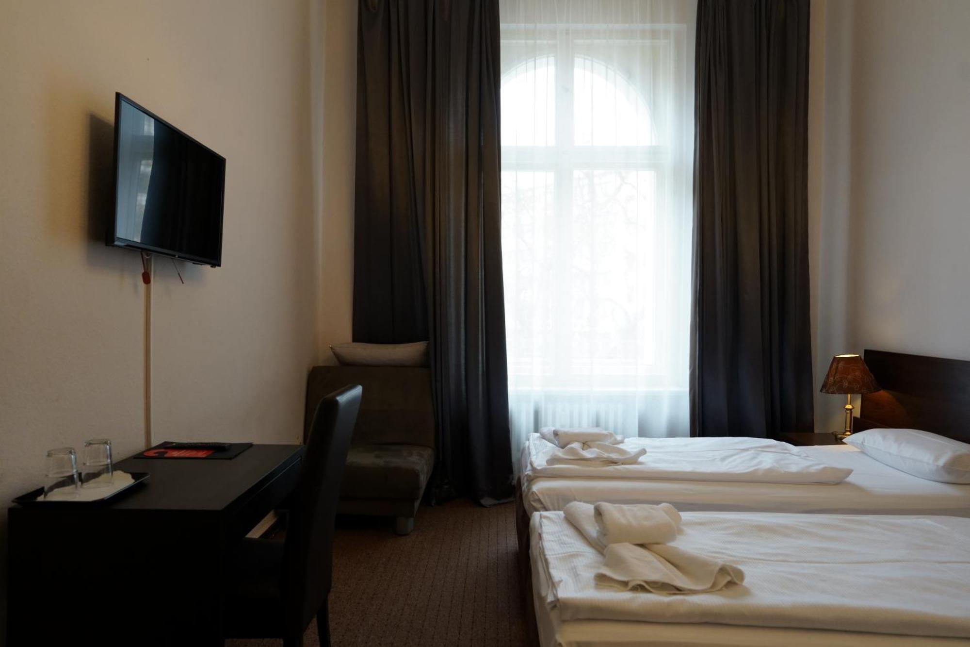 Hotel Pension Xantener Eck Berlim Exterior foto